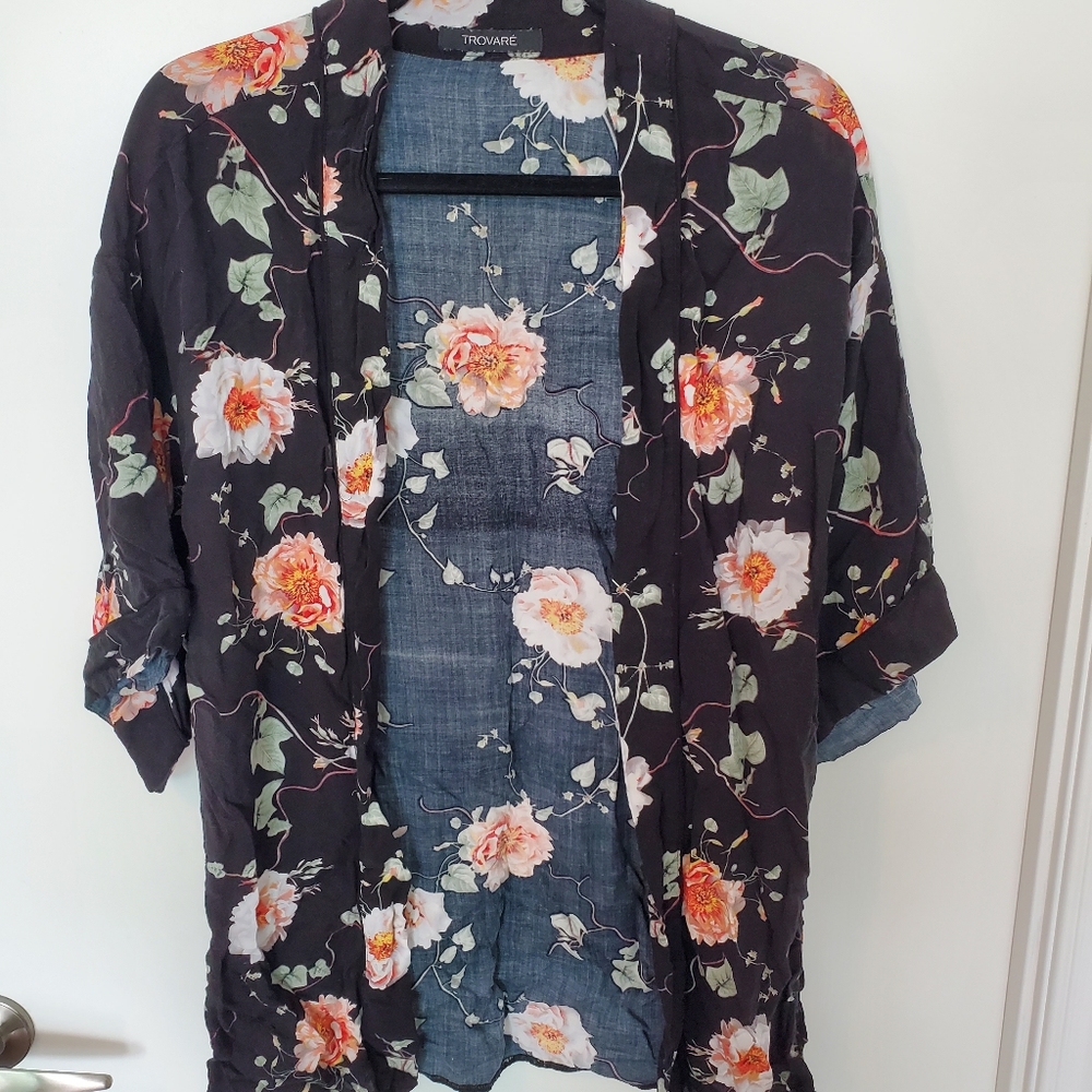 Black floral kimono
